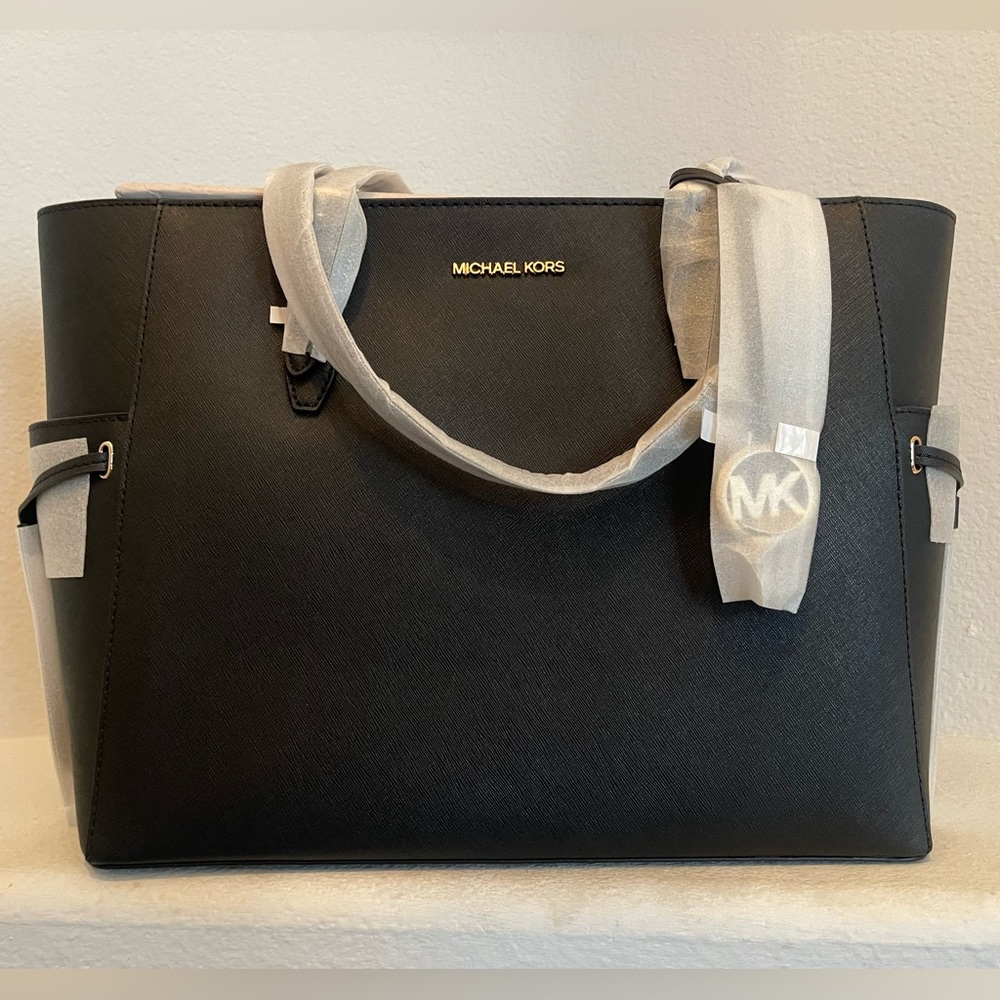 NWT Michael Kors Gilly Bag